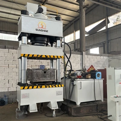 Aký je pracovný princíp hydraulického lisu